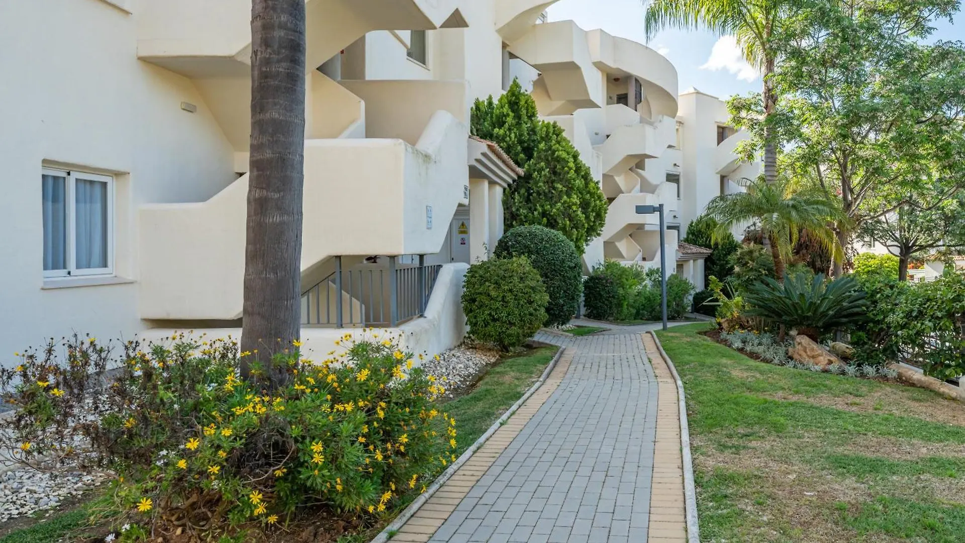 Elviria Hills By Kura Homes Μαρμπέλλα