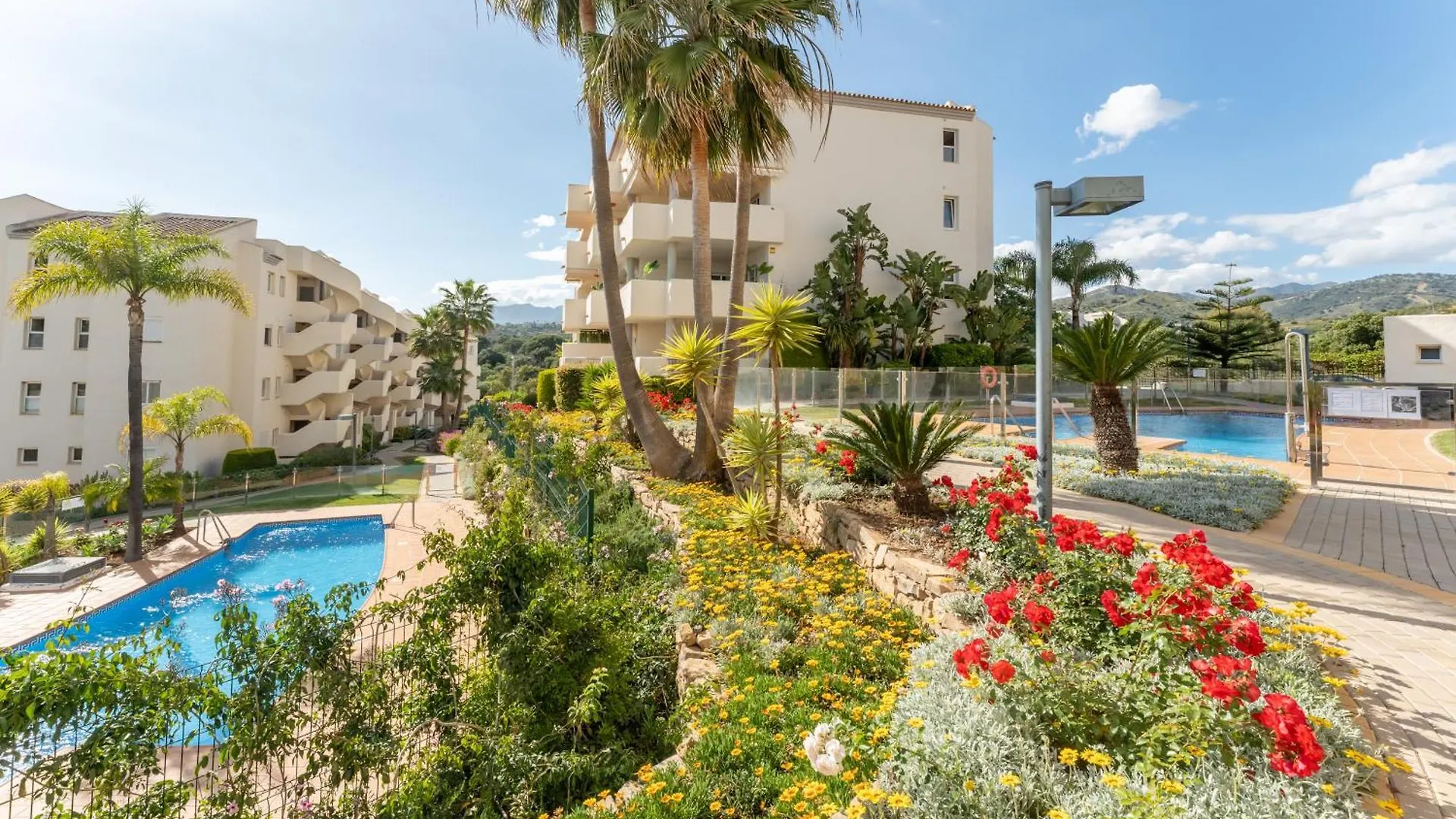 アパート Elviria Hills By Kura Homes マルベーリャ スペイン